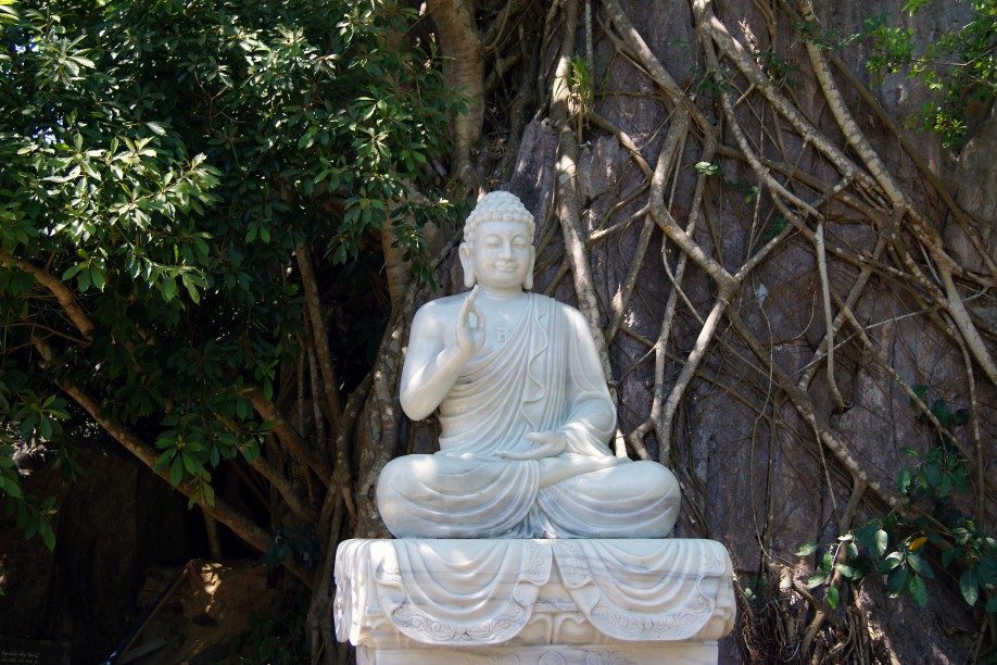 Buddha in den Marmorbergen bei Danang in Vietnam