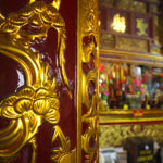 Das Innere eines Tempels in Hanoi in Vietnam