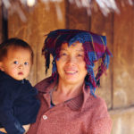 Frau mit Kind in Laos