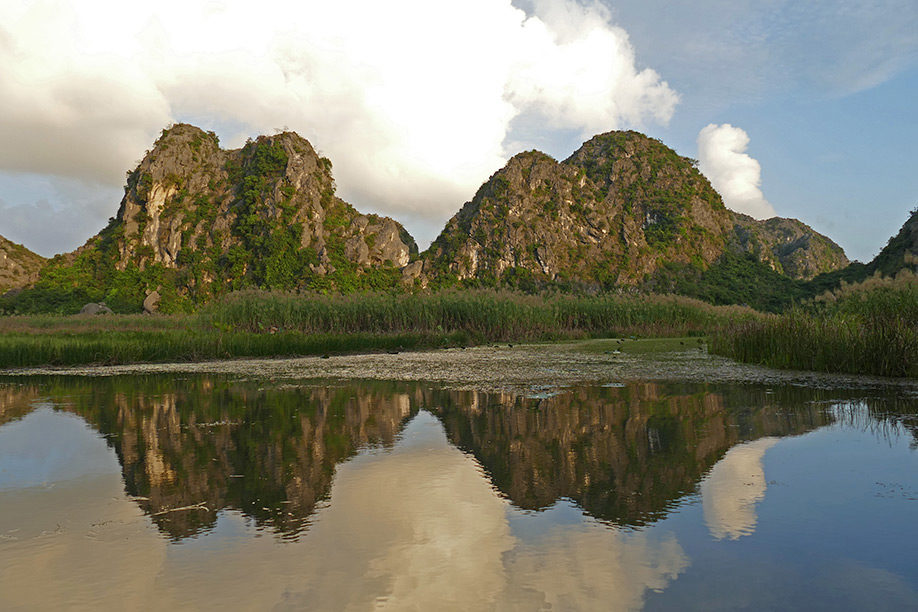 Seenlandschaft im Nationalpark Ba-Bé in Vietnam